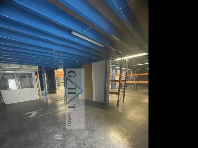 Plus de détails pour Bureau, Industriel/Logistique à louer