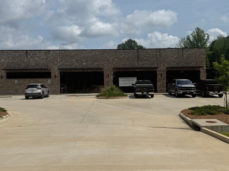 2841 Mississippi 18, Brandon, MS à louer - Photo de l’immeuble – Image 2 sur 2