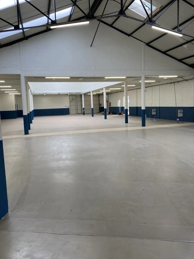 Plus de détails pour Local d'activités, Industriel/Logistique à louer