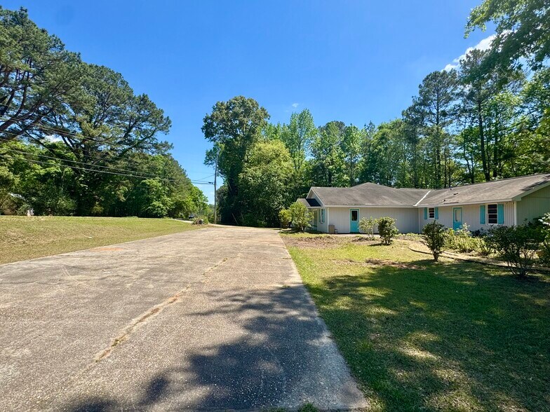245 W Bonacre Rd, Cataula, GA à vendre - Photo de l’immeuble – Image 2 sur 26