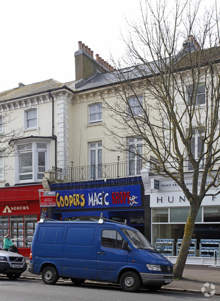 18 Cornfield Rd, Eastbourne à louer - Photo de l’immeuble – Image 2 sur 4