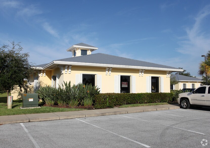17835 Murdock Cir, Port Charlotte, FL à vendre - Photo de l’immeuble – Image 2 sur 6