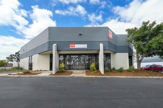 500 S Andreasen Dr, Escondido, CA à louer Photo de l’immeuble– Image 1 sur 8