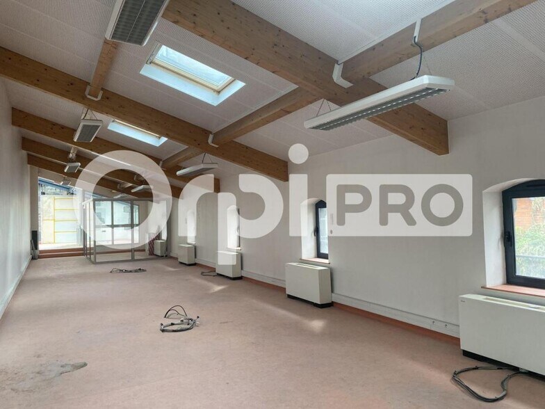 Local d'activités dans Clermont-Ferrand à vendre - Photo intérieure – Image 2 sur 7