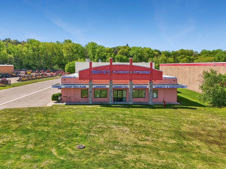 2401 Highway 13 W, Burnsville, MN à vendre - Photo de l’immeuble – Image 1 sur 37