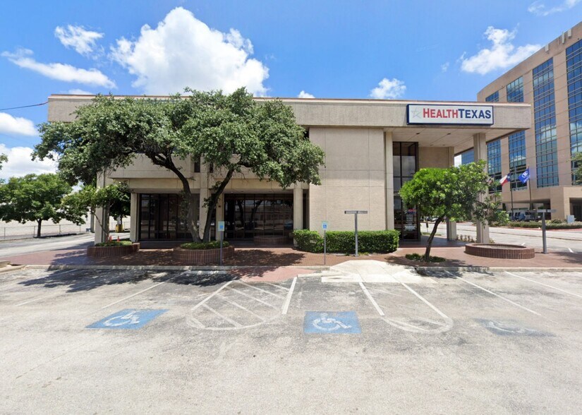 615 NW Loop 410, San Antonio, TX à louer - Photo de l’immeuble – Image 2 sur 10