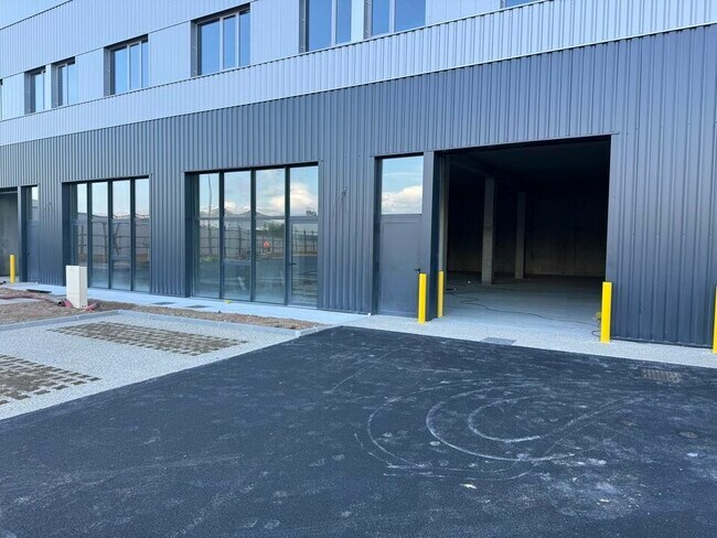 Plus de détails pour Industriel/Logistique à louer