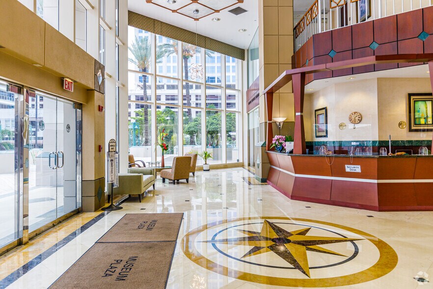 200 S Andrews Ave, Fort Lauderdale, FL à louer - Hall d’entrée – Image 3 sur 69