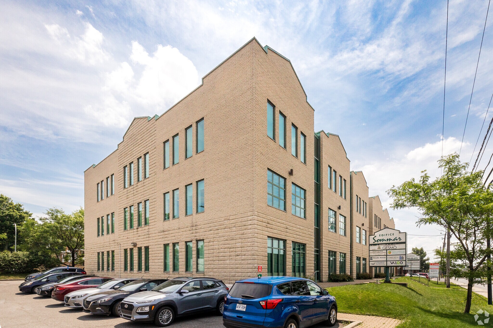 8150 Boul Métropolitain E, Montréal, QC à louer Photo principale– Image 1 sur 16