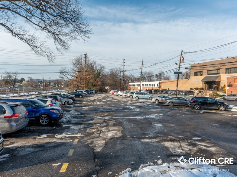 231 Clifton Blvd, Clifton, NJ à louer - Photo de l’immeuble – Image 3 sur 12