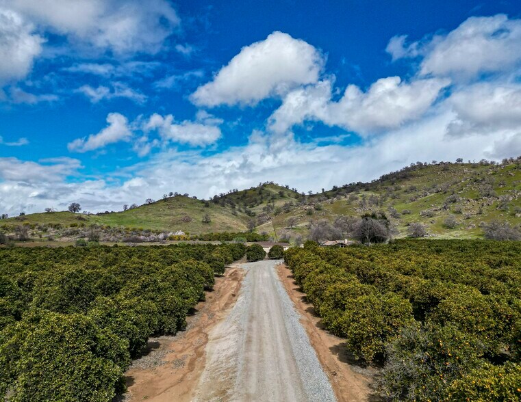 32610 Success Valley Dr, Porterville, CA à vendre - Photo de l’immeuble – Image 2 sur 13