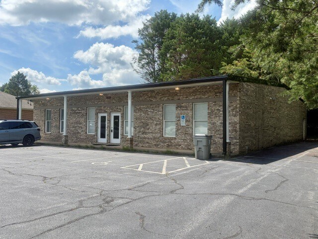 1285 Wilkesboro Blvd, Lenoir, NC à vendre - Photo de l’immeuble – Image 1 sur 13