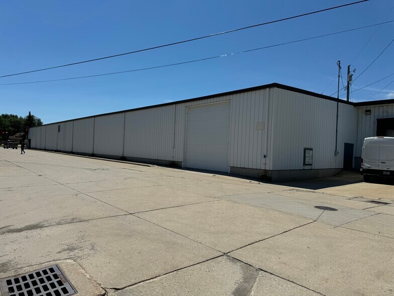 526 N Commercial St, Neenah, WI à louer - Photo de l’immeuble – Image 1 sur 6
