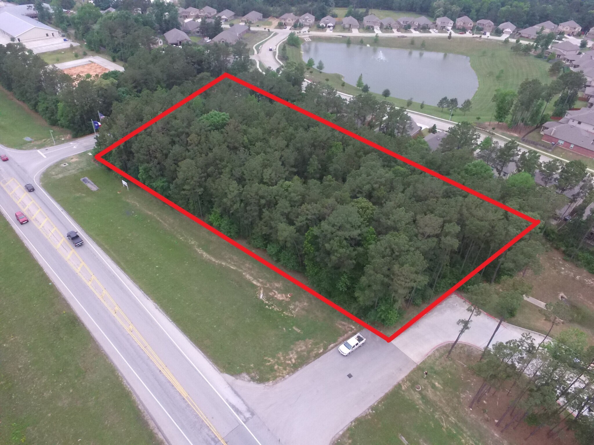 +/- 1.67 ac on FM 3083 Rd, Conroe, TX à vendre Aérien– Image 1 sur 2