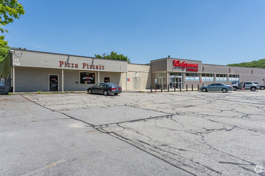 20-22 Prospect St, Moosup, CT à vendre - Photo principale – Image 1 sur 4