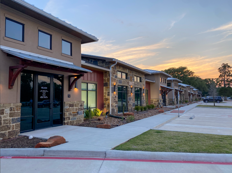 2643 S Loop 336 W, Conroe, TX à louer - Photo de l’immeuble – Image 1 sur 8