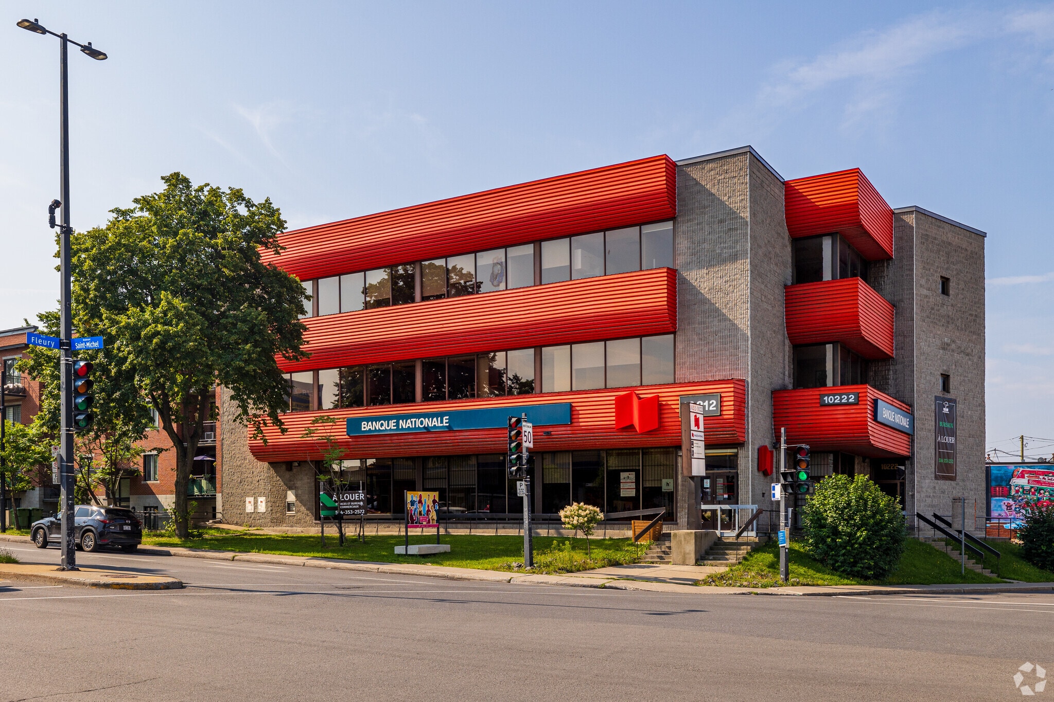 10212-10222 Boul Saint-Michel, Montréal, QC à vendre Photo principale– Image 1 sur 16