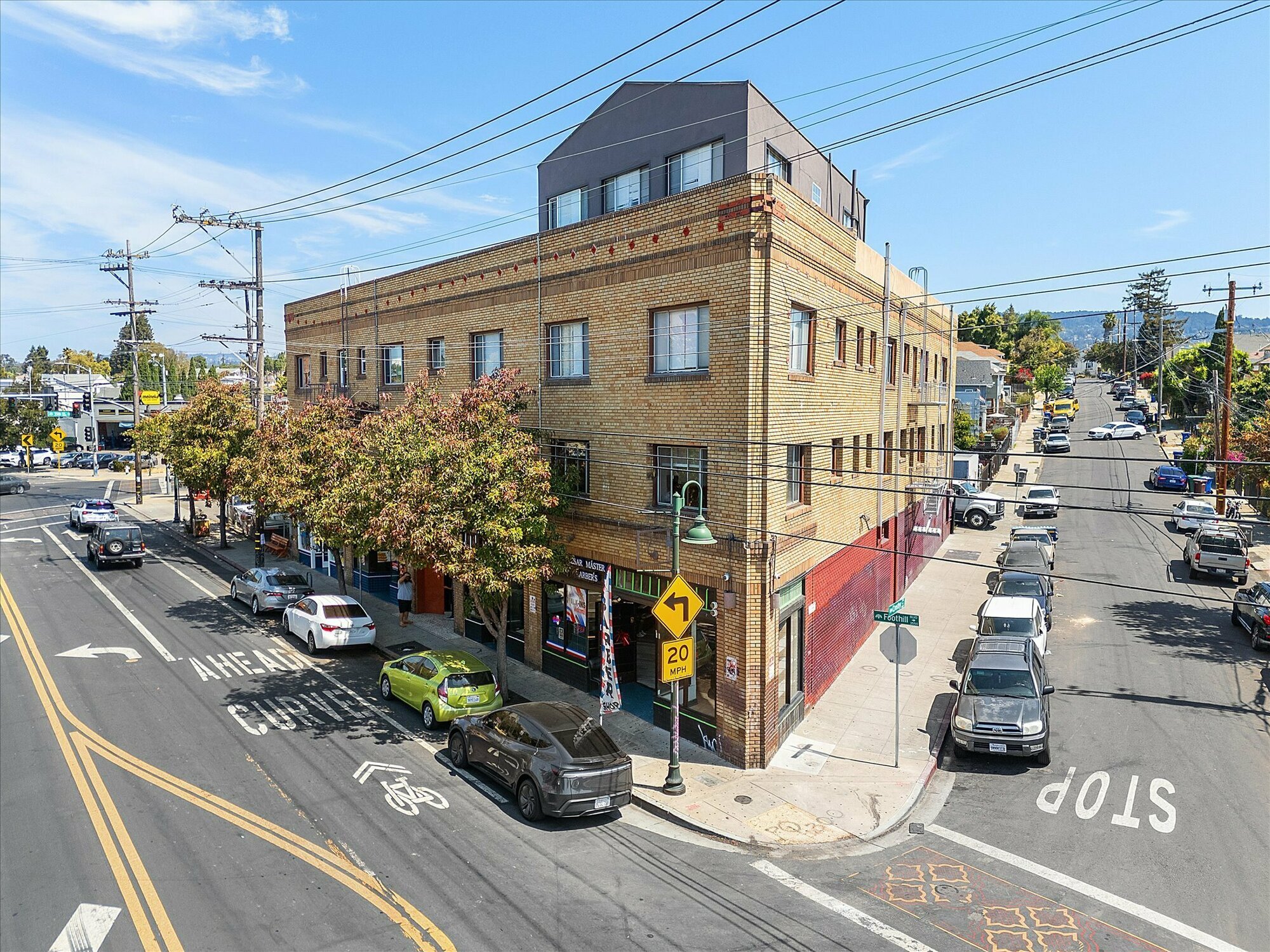 3518-3530 Foothill Blvd, Oakland, CA à vendre Photo de l’immeuble– Image 1 sur 19