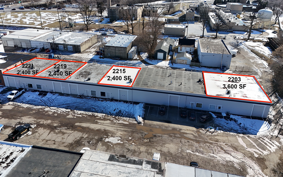 2211 E 44th St, Indianapolis, IN à louer - Aérien – Image 1 sur 6