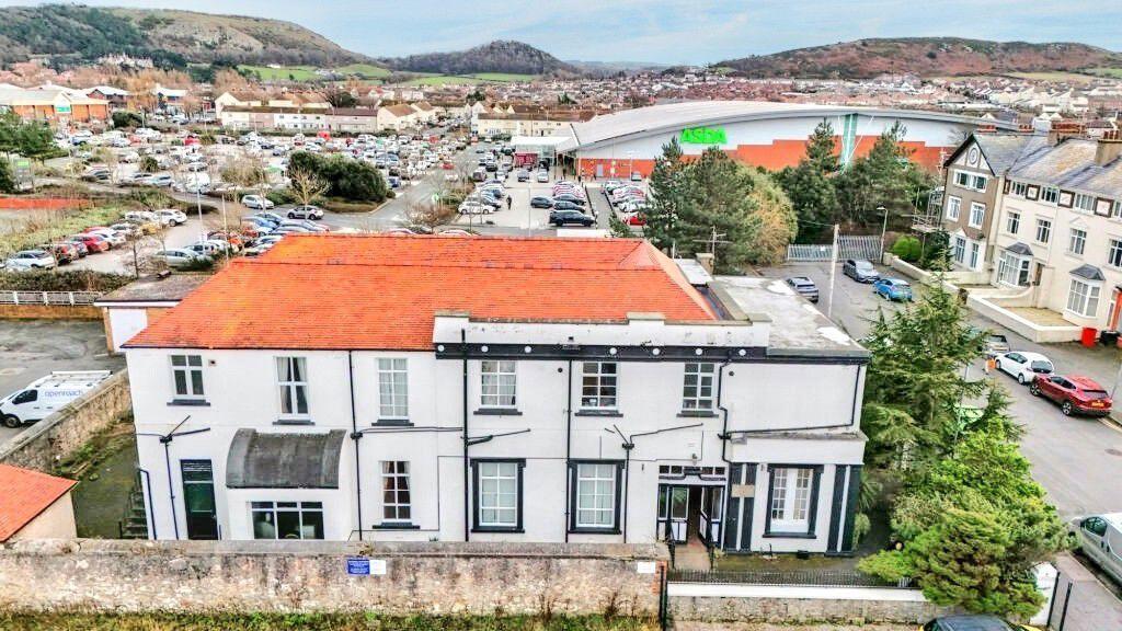 1 Oxford Rd, Llandudno à vendre Photo de l’immeuble– Image 1 sur 23