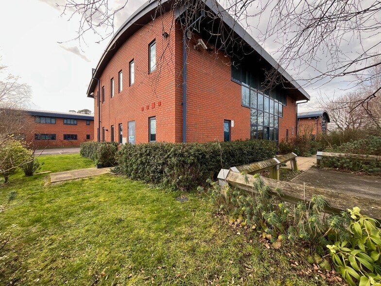 Brunel Rd, Clacton On Sea à louer - Photo de l’immeuble – Image 2 sur 5