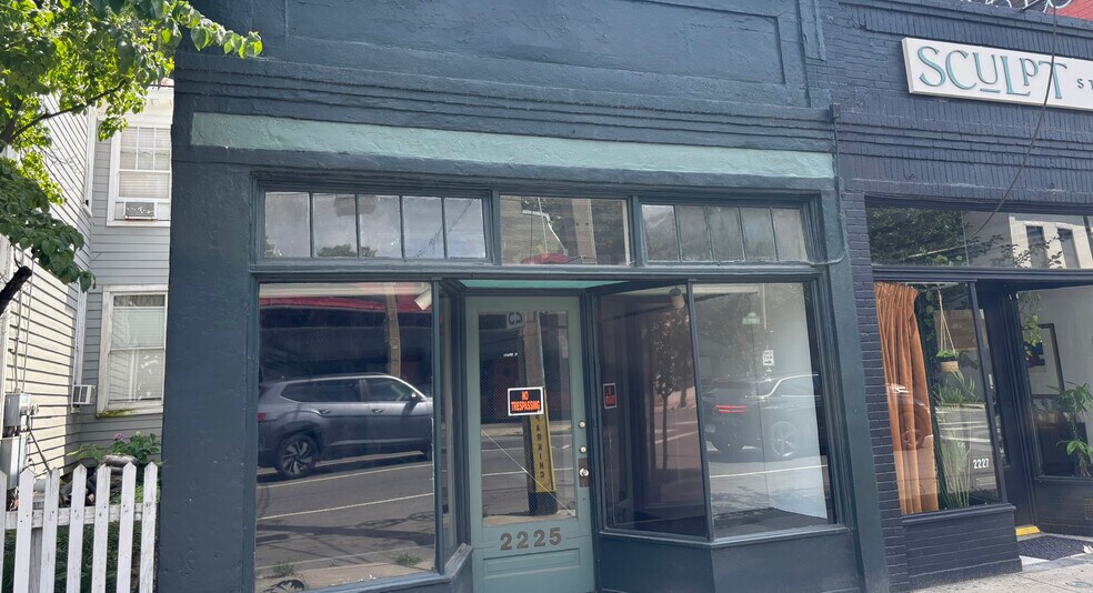 2225 W Main St, Richmond, VA à louer - Photo de l’immeuble – Image 1 sur 3