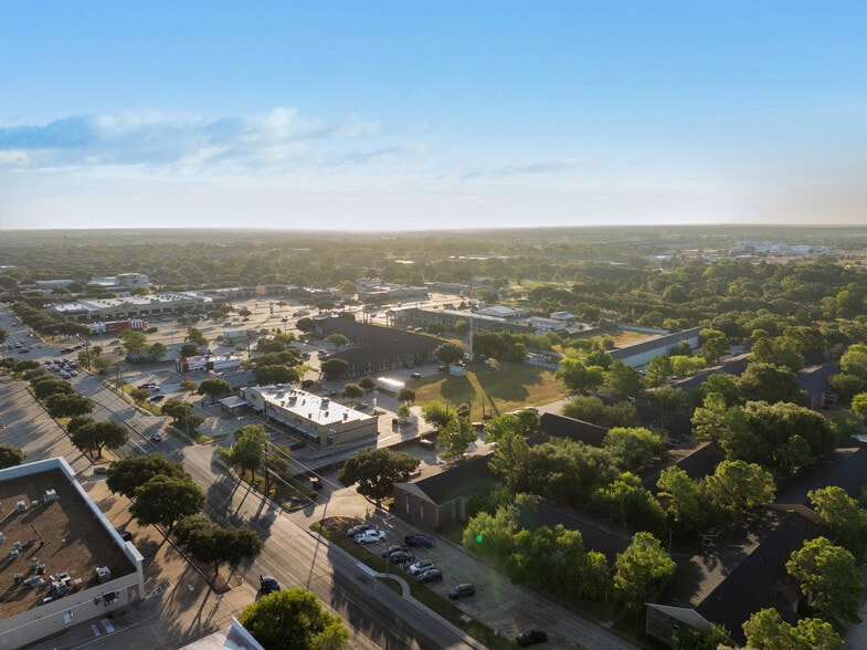 2504 Texas Ave S, College Station, TX à vendre - Aérien – Image 1 sur 13