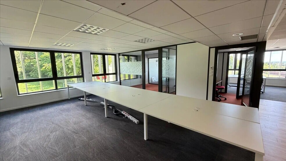 Bureau dans Ceyzériat à louer - Photo de l’immeuble – Image 3 sur 9