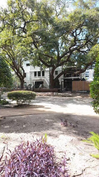 1916 Baldwin St, Houston, TX à vendre - Vidéo sur l’annonce professionnelle – Image 2 sur 46
