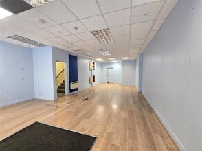 1-42 St Georges Sq, Gravesend à louer Photo intérieure– Image 1 sur 7