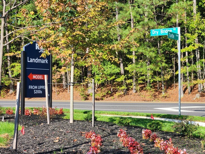 5350 Dry Bridge Rd, Sandston, VA à vendre - Photo principale – Image 1 sur 6