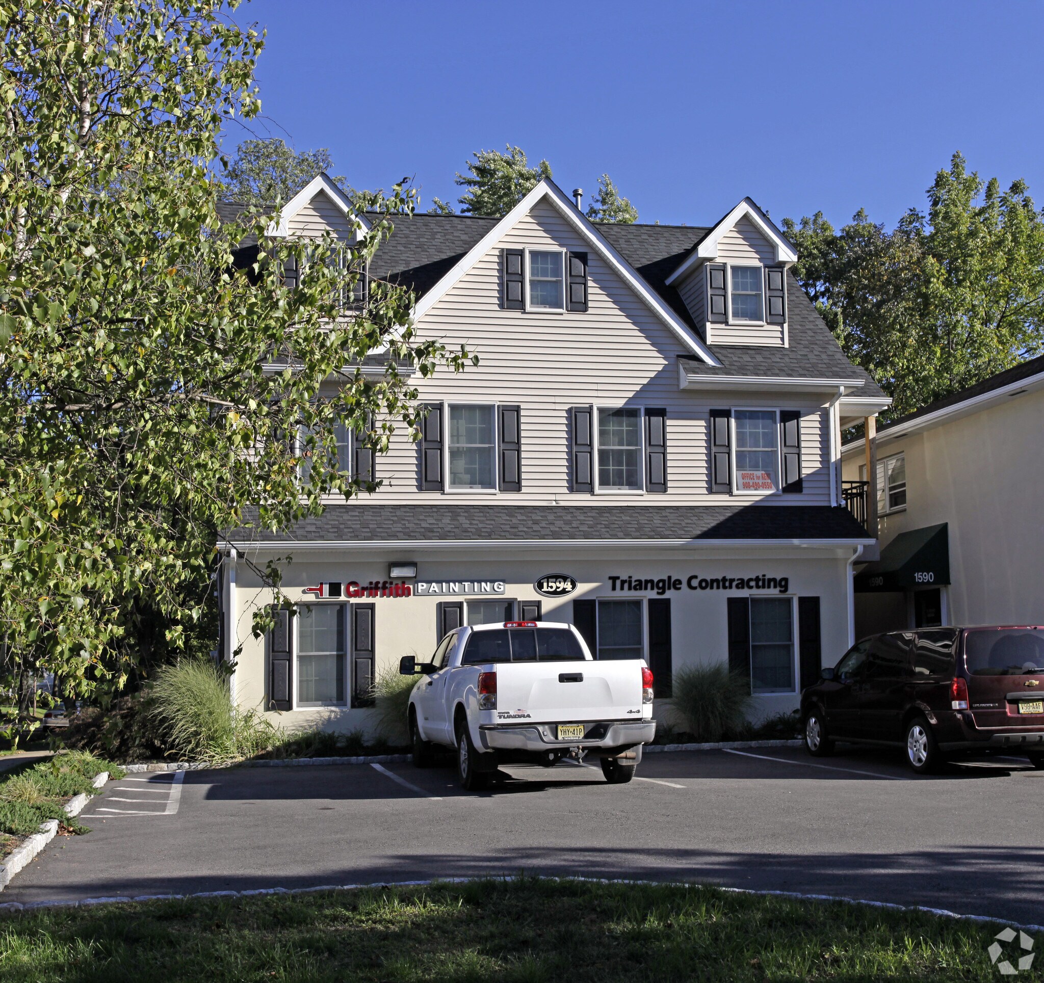 East Second Street Office Sale portefeuille de 2 biens à vendre sur LoopNet.fr Photo de l’immeuble– Image 1 sur 8