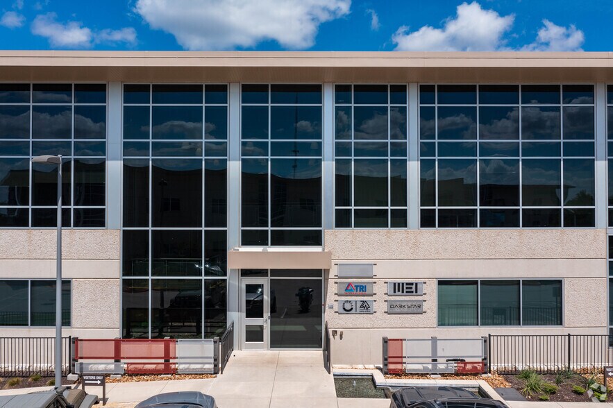 9225 Bee Caves Rd, Austin, TX à louer - Photo de l’immeuble – Image 3 sur 16