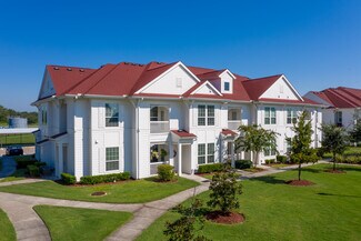 Plus de détails pour 4 Stadium Dr, Angleton, TX - Logement à vendre