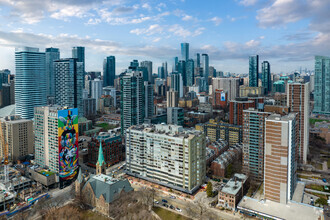 120 Carlton St, Toronto, ON - VUE AÉRIENNE  vue de carte