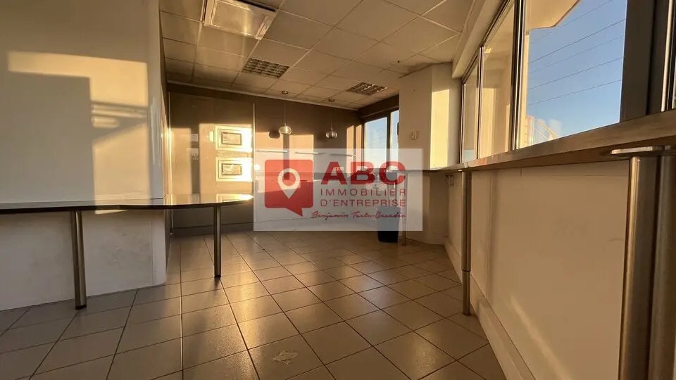 Bureau dans Castelnau-le-Lez à louer - Photo de l’immeuble – Image 2 sur 6