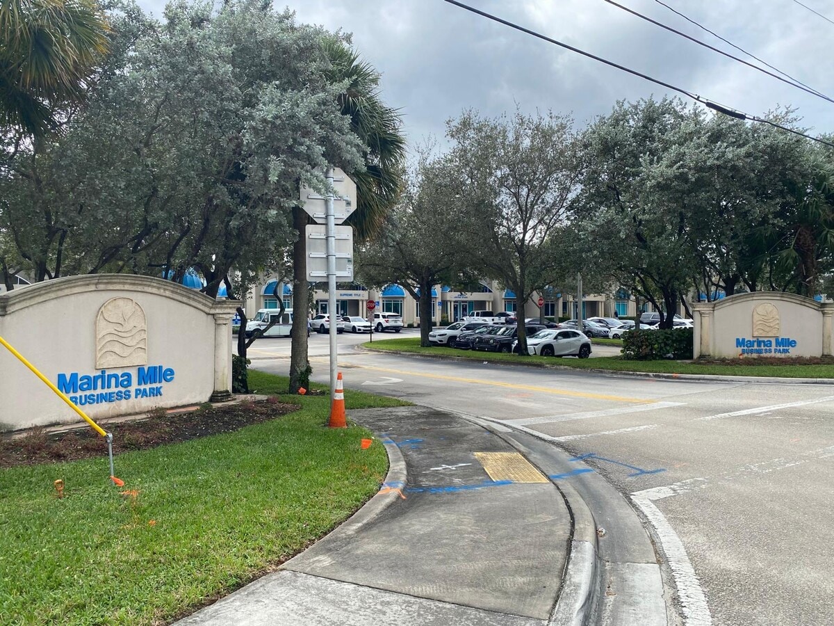 2800 W State Road 84, Fort Lauderdale, FL 33312 - Lot 102 -  - Photo intérieure - Image 1 of 23