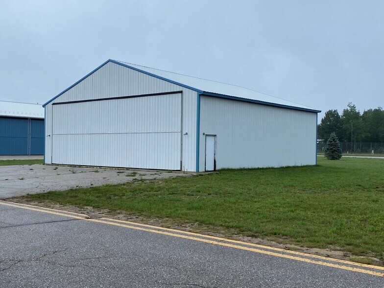 1395 N US Highway 31, Pellston, MI à vendre - Photo principale – Image 1 sur 5