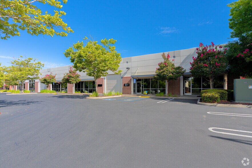 2008 Opportunity Dr, Roseville, CA à louer - Photo de l’immeuble – Image 3 sur 4