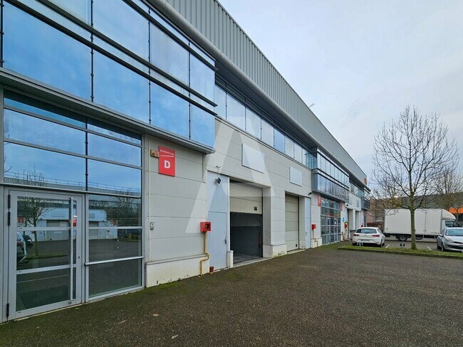 Plus de détails pour 5 Rue Georges Méliès, Bois-d'Arcy - Local d'activités à louer