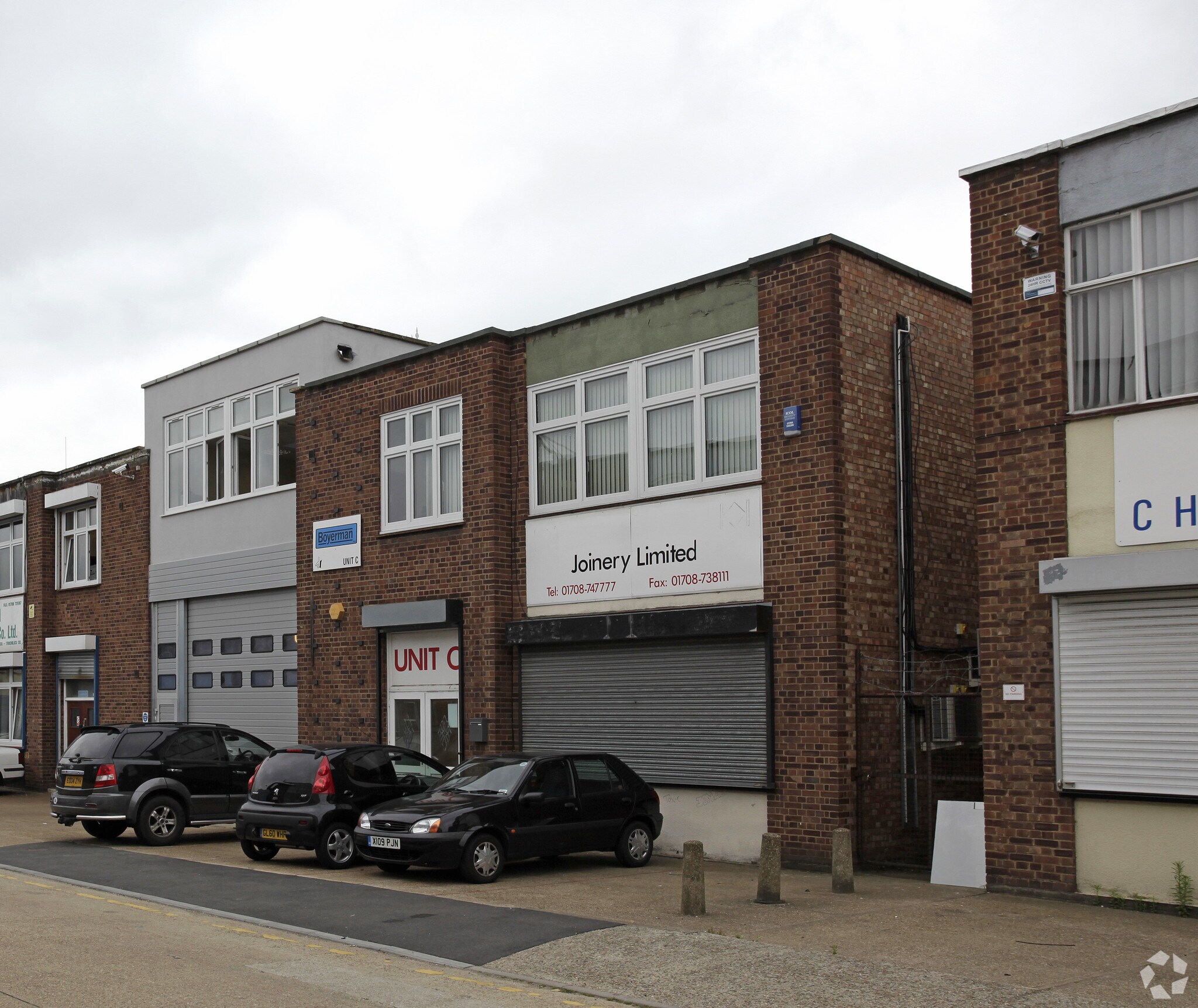 Units C, D & E, Chesham Close, Romford portefeuille de 2 biens à vendre sur LoopNet.fr Photo de l’immeuble– Image 1 sur 11