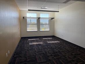 320 E Vine Dr, Fort Collins, CO à louer Photo intérieure– Image 2 sur 2