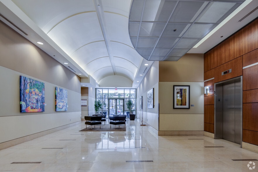 801-811 N Orange Ave, Orlando, FL à vendre - Hall d’entrée – Image 3 sur 20