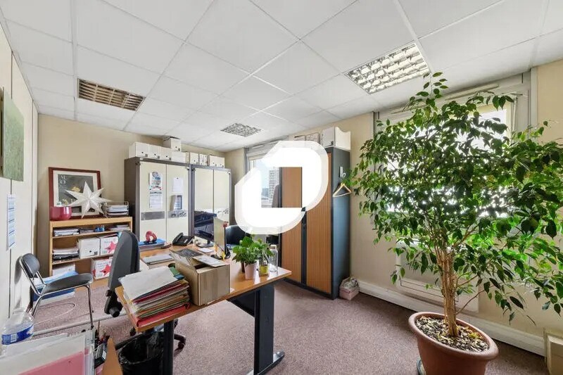 Bureau dans Saint-Ouen-sur-Seine à vendre - Photo intérieure – Image 3 sur 10