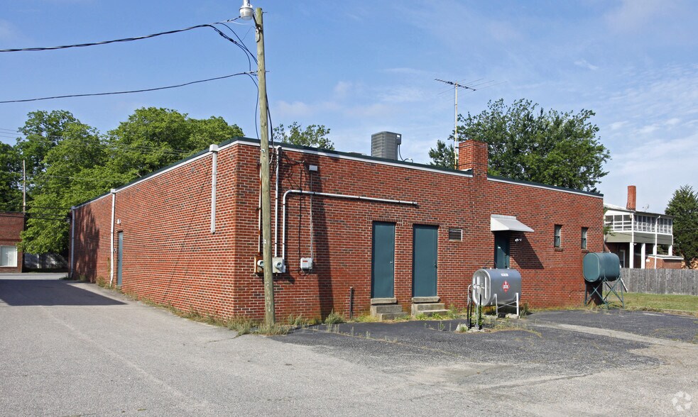 73-79 E Colonial Trl, Surry, VA à vendre - Photo de l’immeuble – Image 2 sur 3