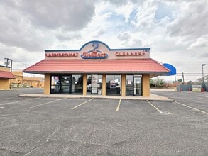 3333 Yarbrough Dr, El Paso, TX à louer Photo de l’immeuble– Image 1 sur 9