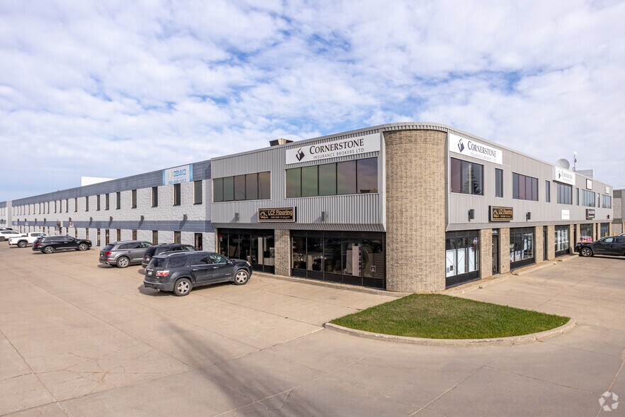 17890 106th Ave NW, Edmonton, AB à louer - Photo principale – Image 1 sur 20