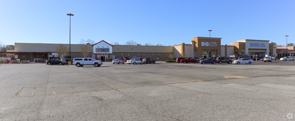 401 N Generals Blvd, Lincolnton, NC à louer - Photo principale – Image 1 sur 2