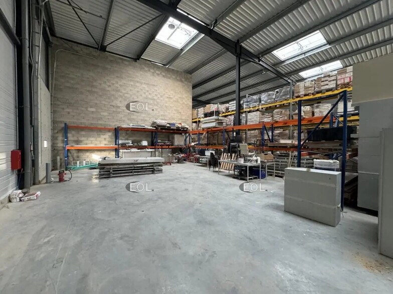 Bureau dans Tigery à louer - Photo de l’immeuble – Image 2 sur 12