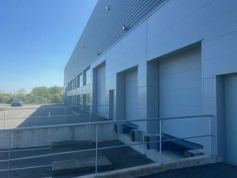 Industriel/Logistique dans Noyal-Châtillon-sur-Seiche à vendre - Photo de l’immeuble – Image 2 sur 9